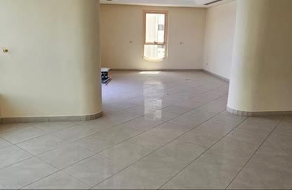 Apartment - 4 - 3 for rent in Al Majaz 3 - Al Majaz - Sharjah
