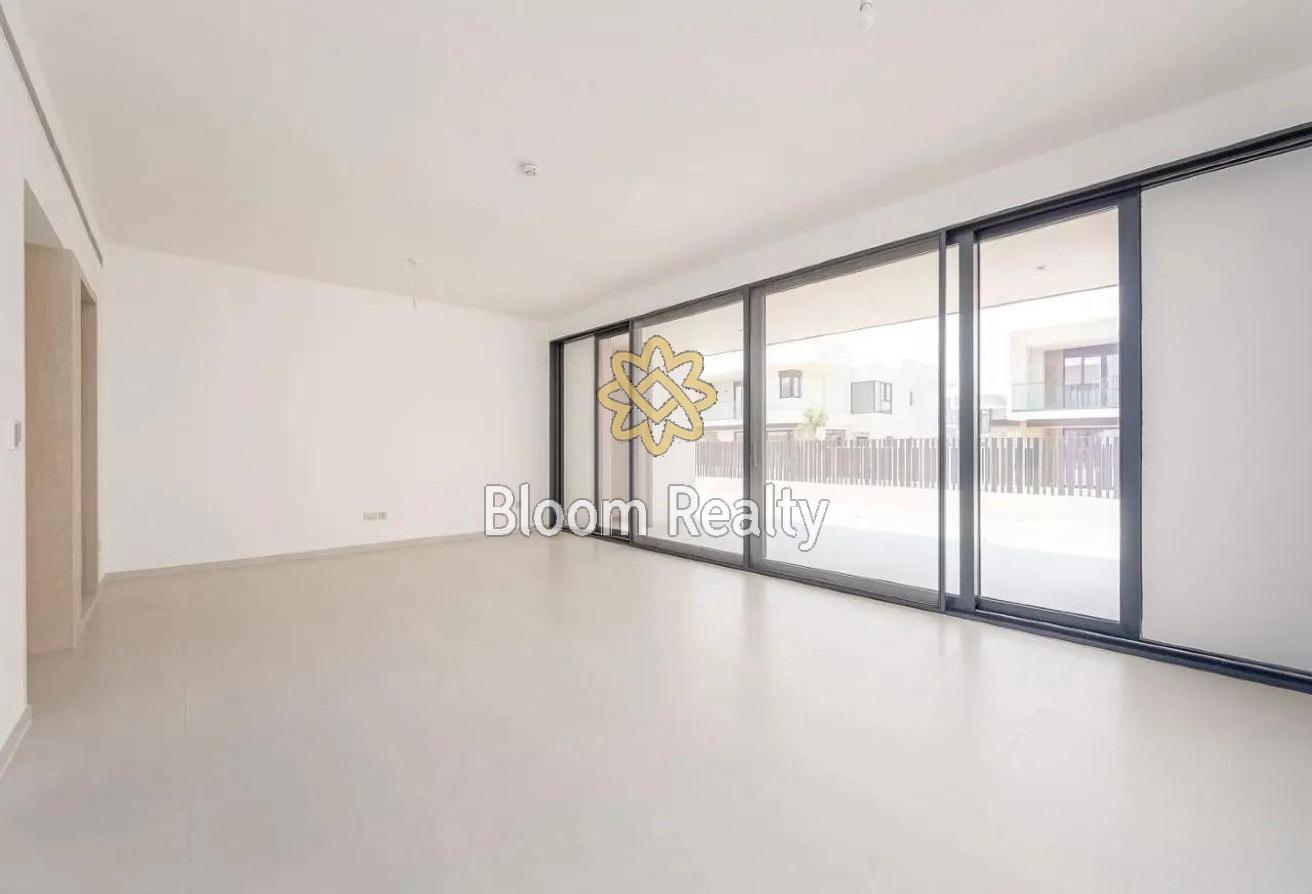 Prime location | Brand new | Gated family living photo 8