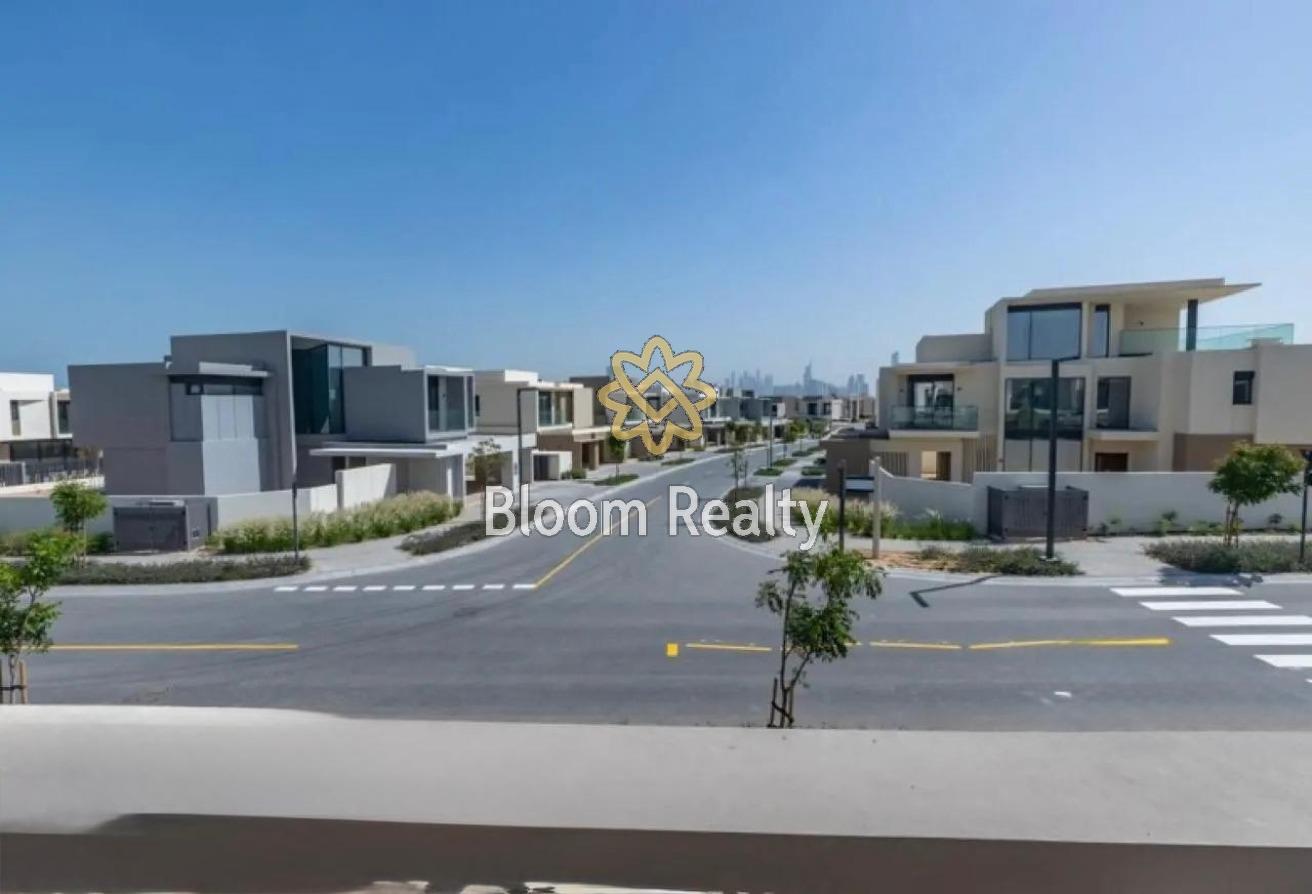 Prime location | Brand new | Gated family living photo 2