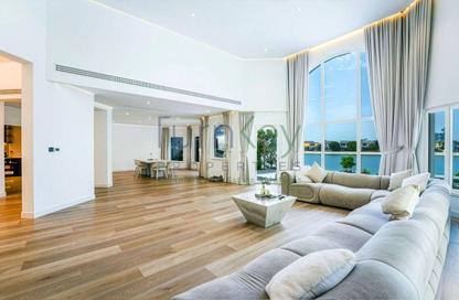 Villa - 4 Bedrooms - 5 Bathrooms for rent in Garden Homes Frond B - Garden Homes - Palm Jumeirah - Dubai