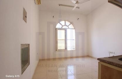 Apartment - Studio - 1 for rent in Muwailih Building - Muwaileh - Sharjah