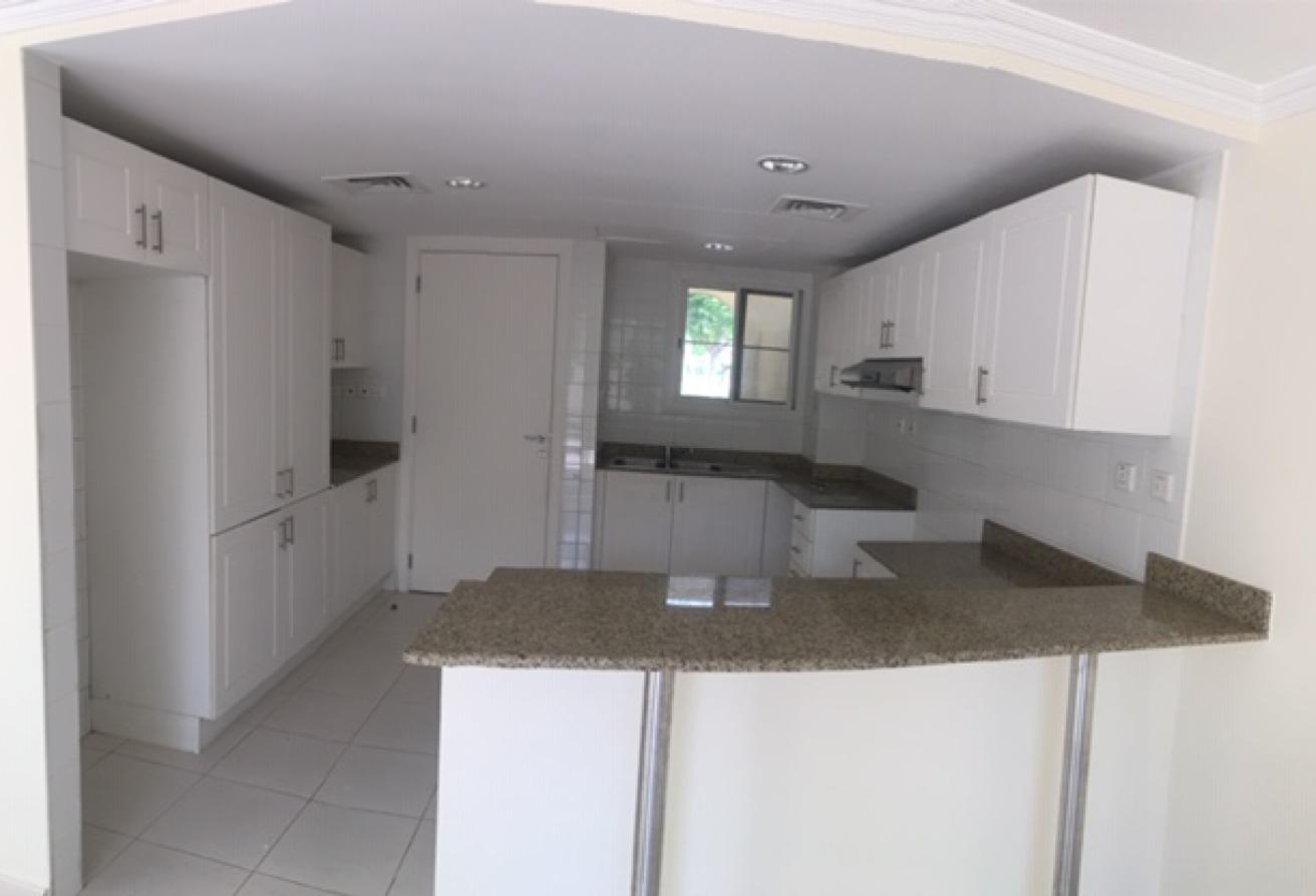 2M UPGRADED CLOSE LAKE 3B/R+STUDY+MAID 230K ONLY photo 2