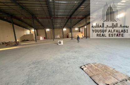 Warehouse - Studio - 2 Bathrooms for rent in Umm Al Thuoob - Umm Al Quwain