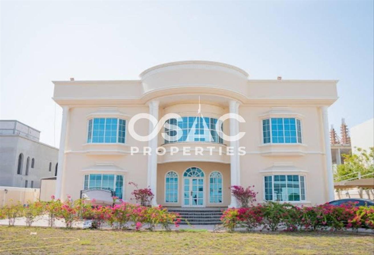 LUXURIOUS VILLA | NEXT TO BURJ AL ARAB | SPACIOUS
