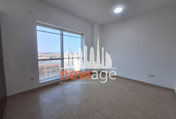 Affordable ! Spacious ! Free Parking available photo 3