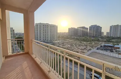 Apartment - 1 Bedroom - 2 Bathrooms for rent in Mazaya 28 - Queue Point - Liwan - Dubai