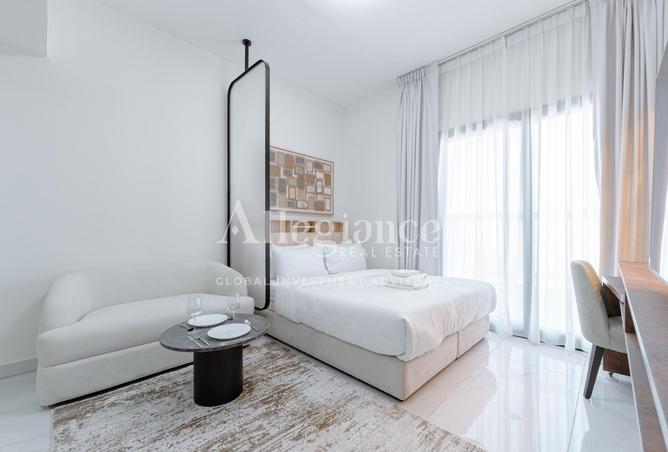 Fully Furnished Studio | Prime Location | Vacant