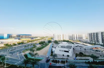Apartment - 3 Bedrooms - 4 Bathrooms for rent in Waters Edge - Yas Island - Abu Dhabi