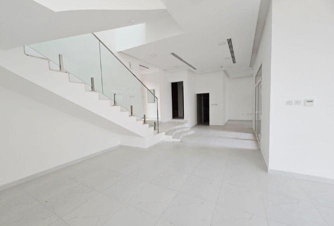 74240927 - Property Image 2