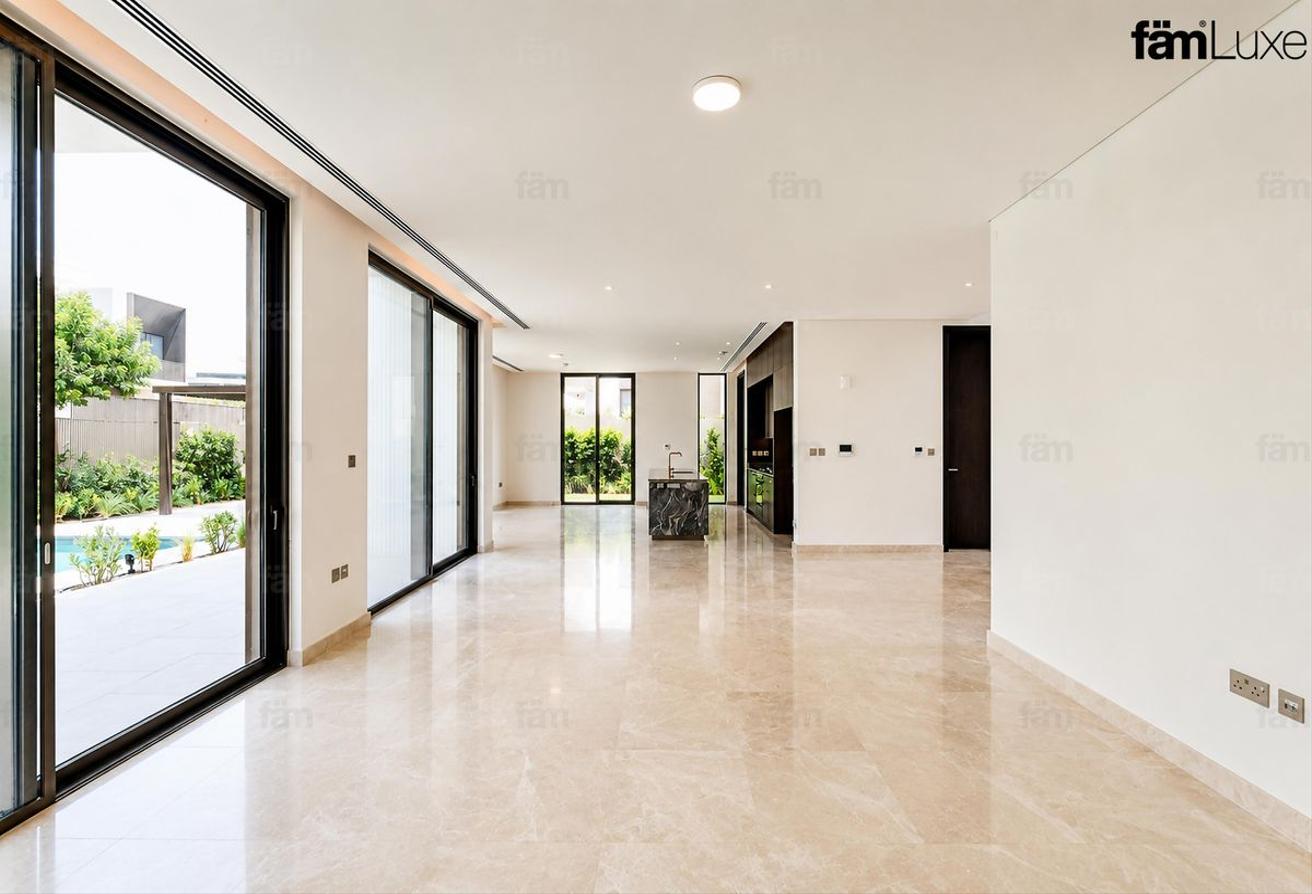 Brand New | Vacant | View Today | With Elevator photo 5
