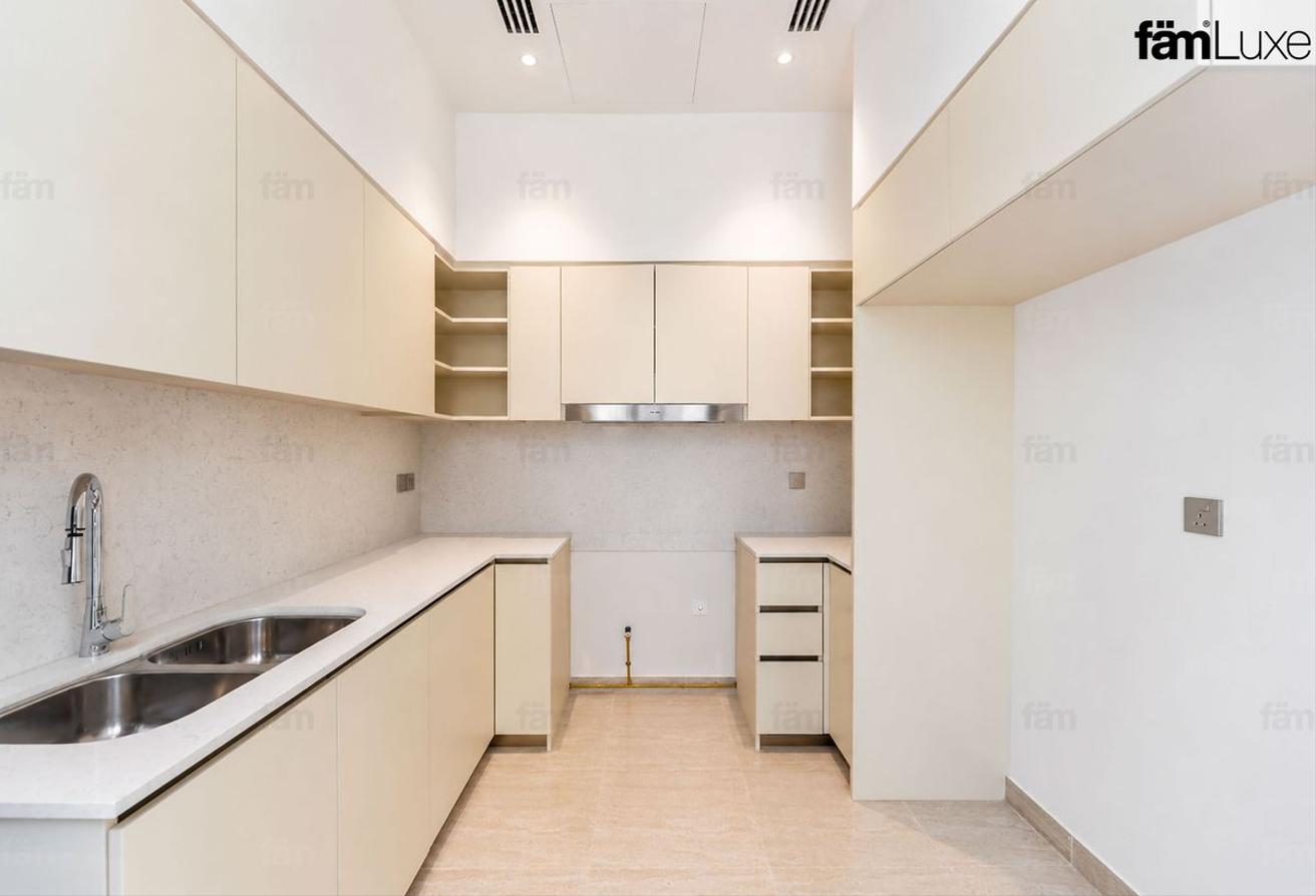 Brand New | Vacant | View Today | With Elevator photo 12