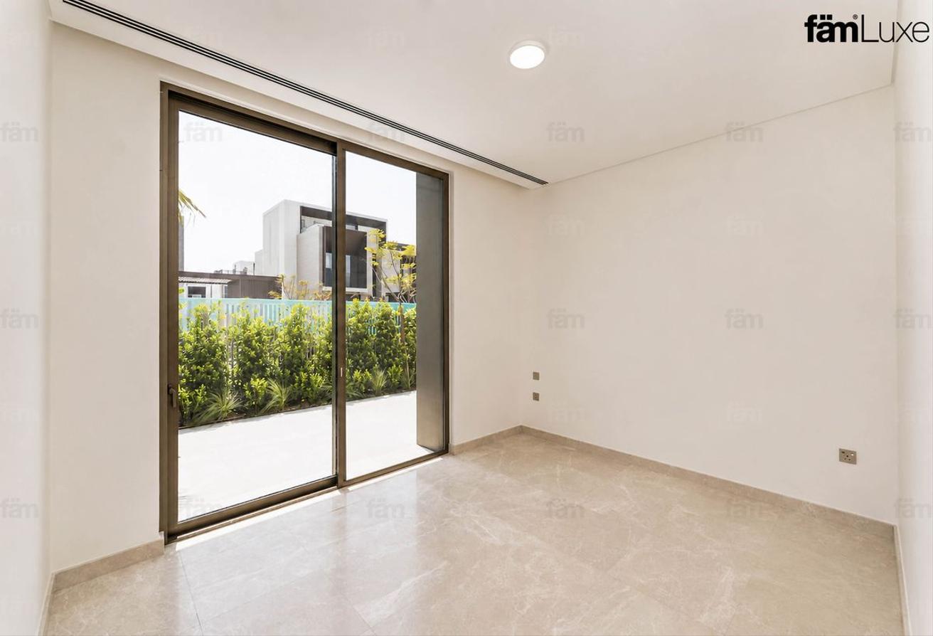 Brand New | Vacant | View Today | With Elevator photo 22