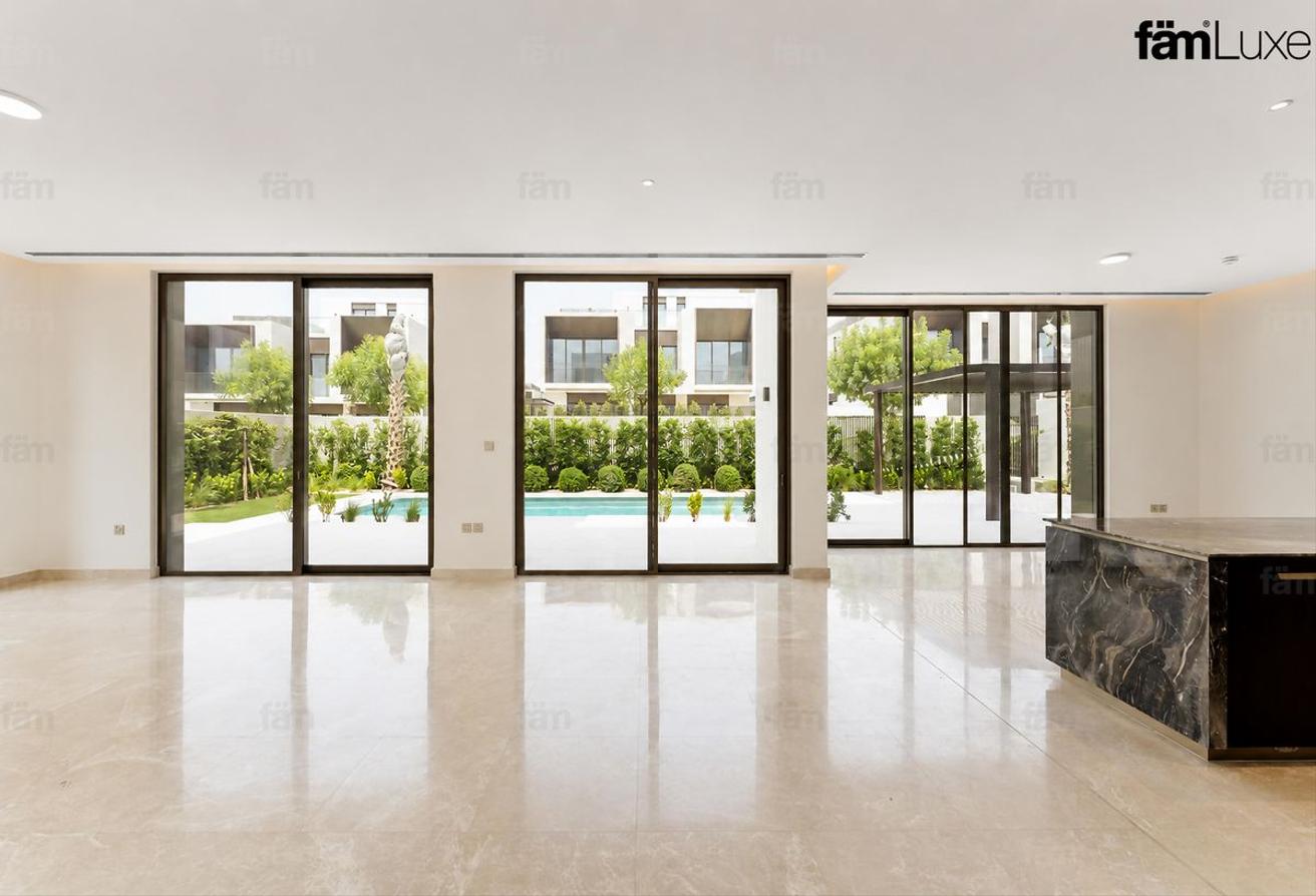 Brand New | Vacant | View Today | With Elevator photo 7