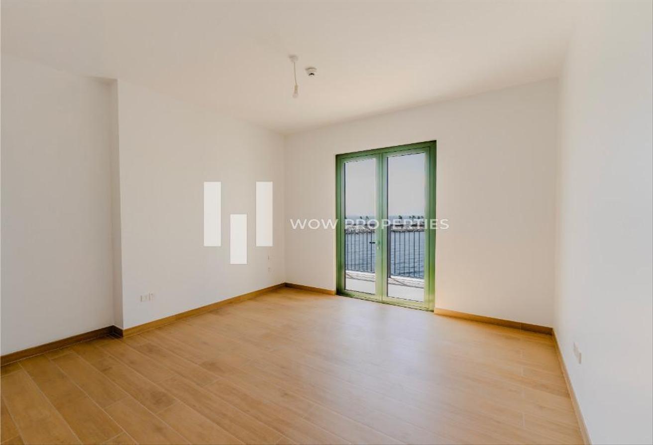 CORNER UNIT | FULL MARINA AND SEA VIEWS | VACANT photo 11