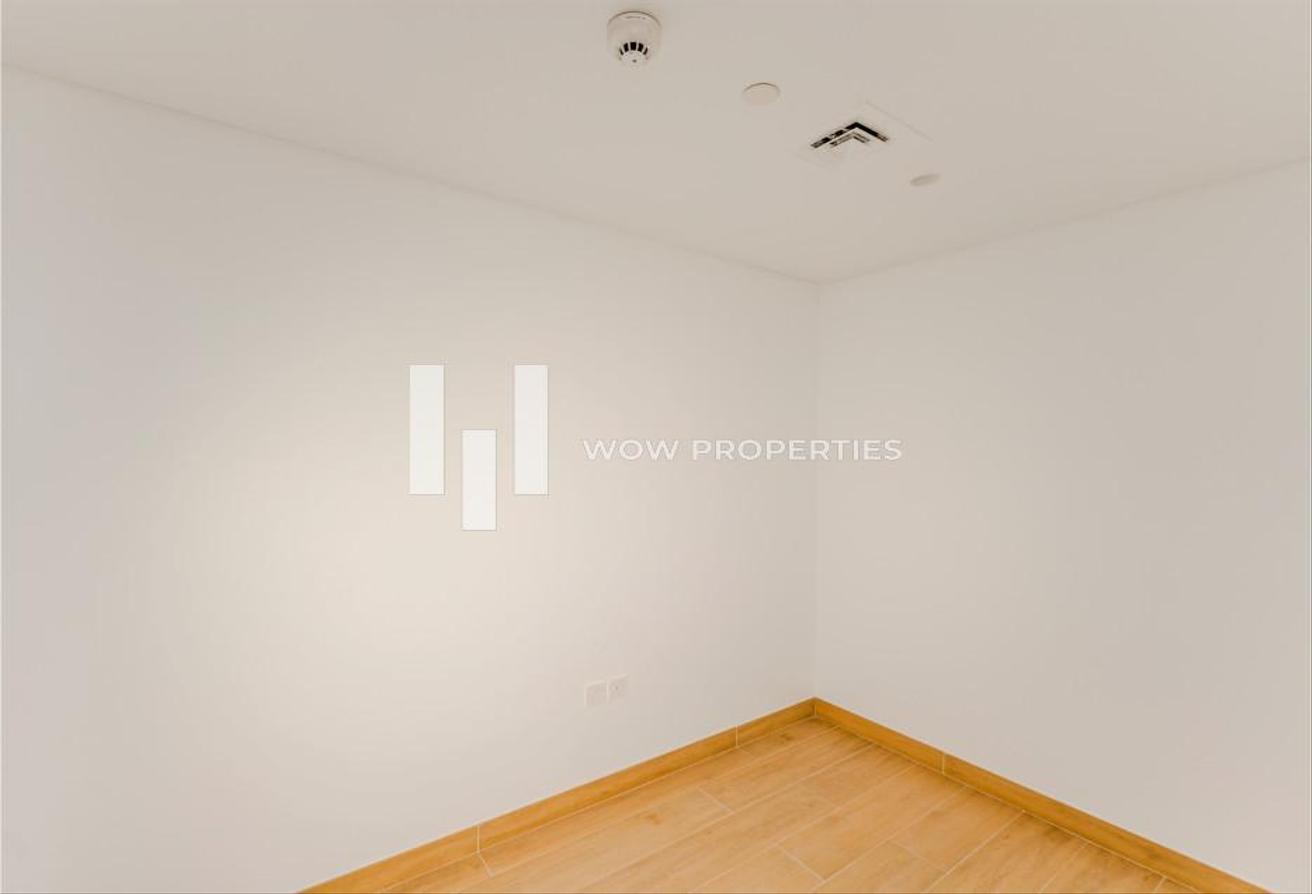 CORNER UNIT | FULL MARINA AND SEA VIEWS | VACANT photo 26