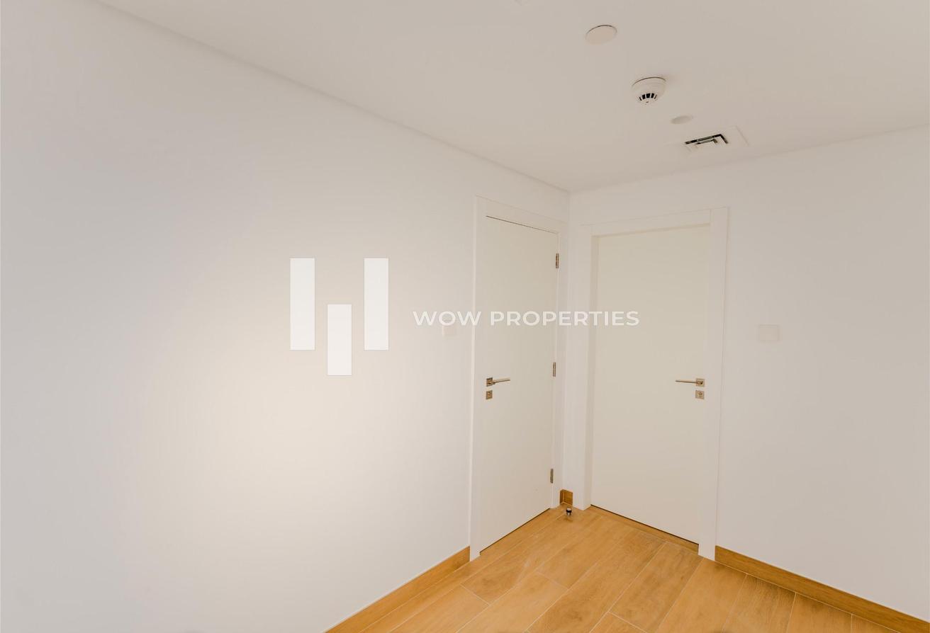 CORNER UNIT | FULL MARINA AND SEA VIEWS | VACANT photo 27