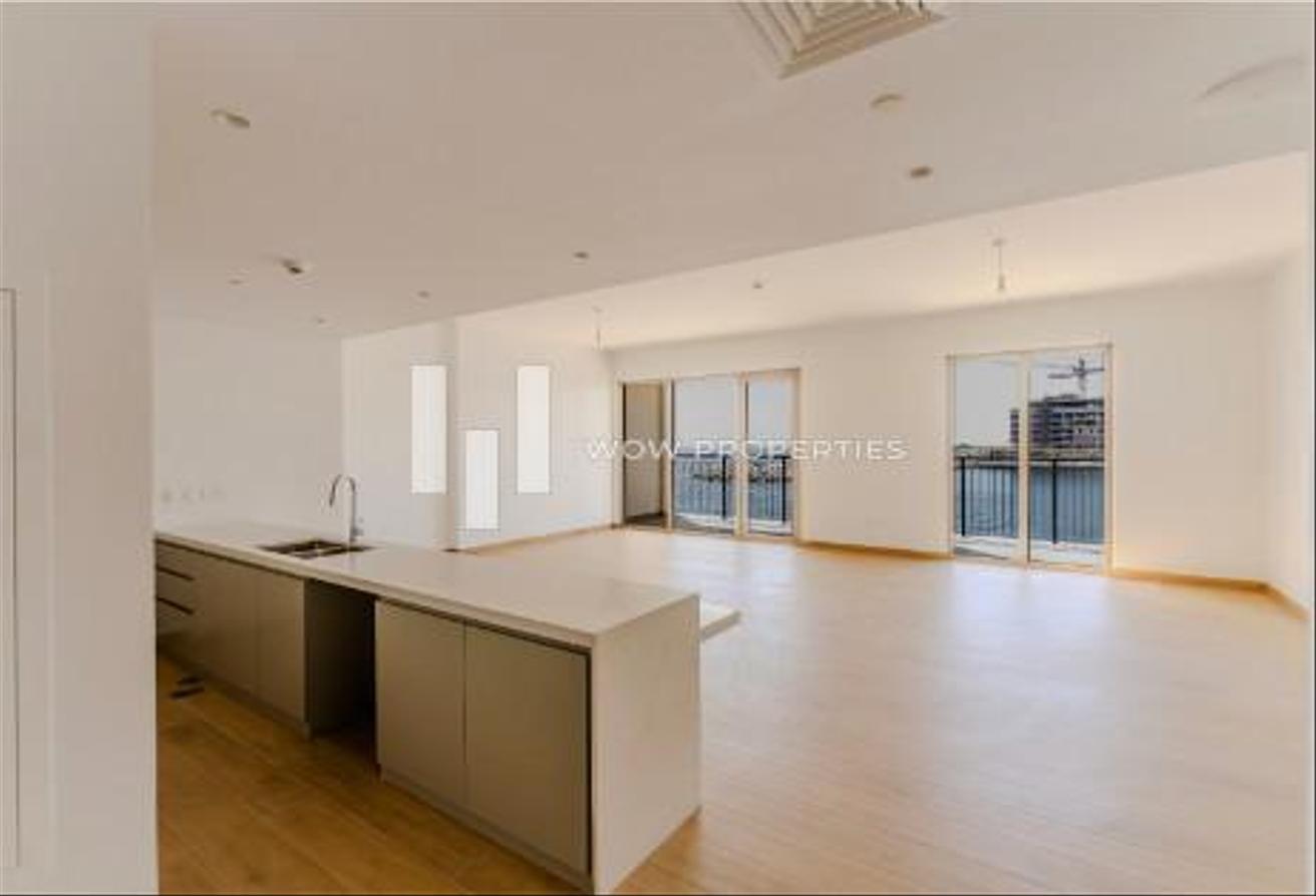 CORNER UNIT | FULL MARINA AND SEA VIEWS | VACANT photo 6