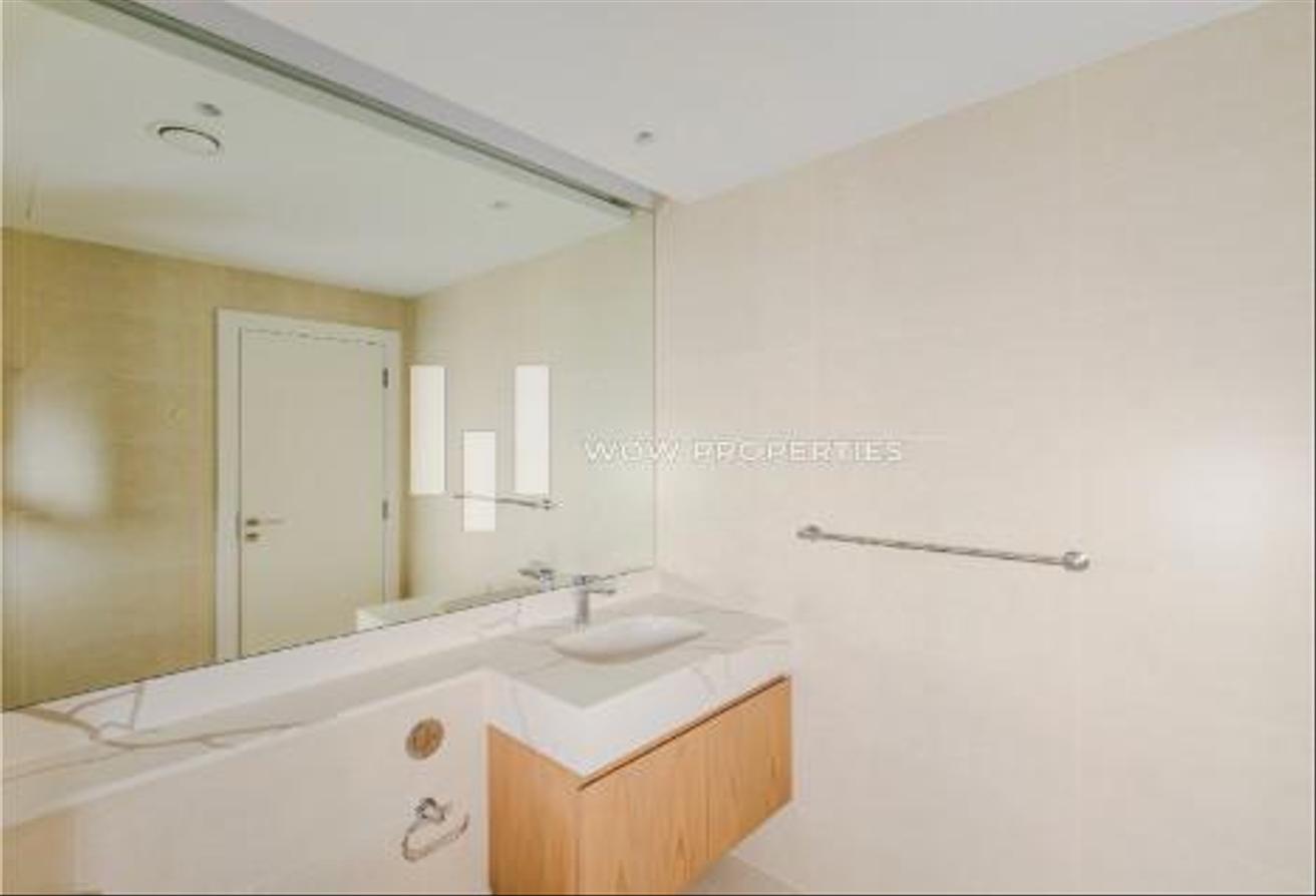 CORNER UNIT | FULL MARINA AND SEA VIEWS | VACANT photo 18