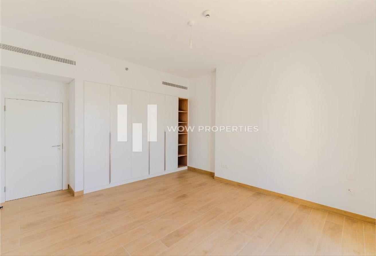 CORNER UNIT | FULL MARINA AND SEA VIEWS | VACANT photo 13