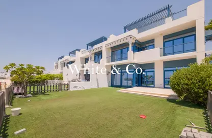 Villa - 5 Bedrooms - 6 Bathrooms for rent in Palma Residences - Palm Jumeirah - Dubai
