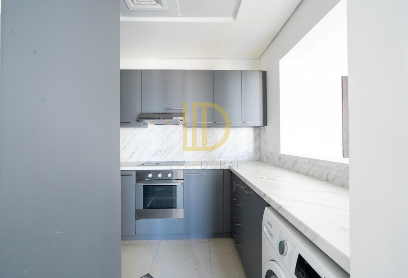 Kitchen Equipped| Near Dubai Marina Mall | Vacant photo 6