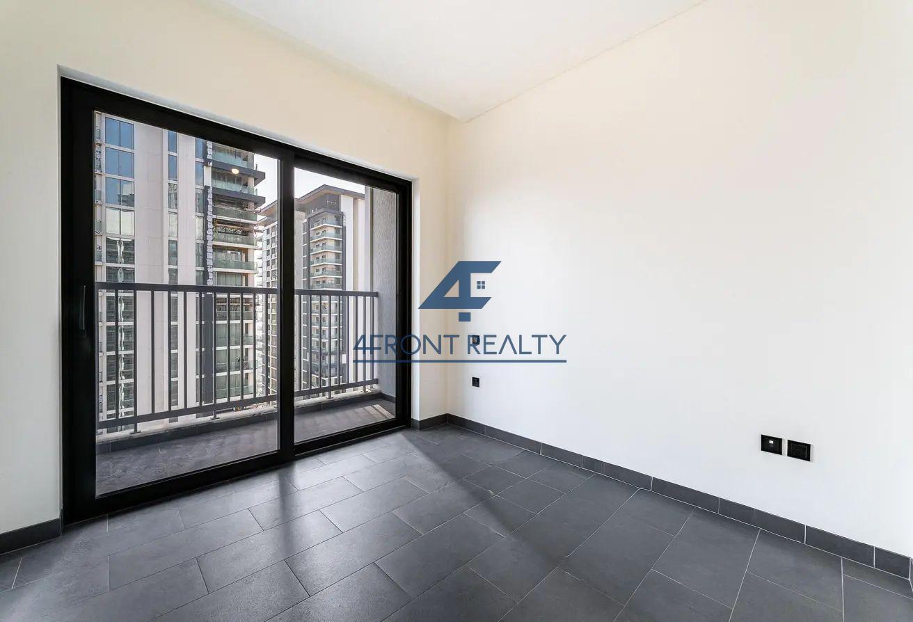 Dubai Skyline View | Bright & Modern | Spacious photo 3