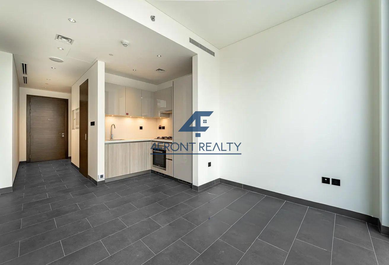 Dubai Skyline View | Bright & Modern | Spacious photo 4
