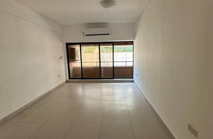 Apartment - 4 Bedrooms - 3 Bathrooms for rent in Al Karama Sqaure - Al Karama - Dubai