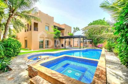 Villa - 6 Bedrooms - 6 Bathrooms for sale in Meadows 7 - Meadows - Dubai