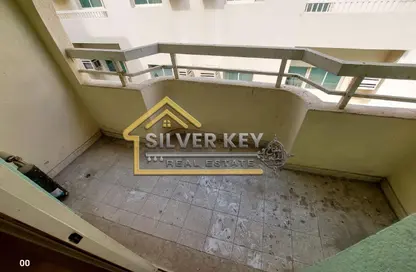 شقة - 2 غرف نوم - 2 حمامات للايجار في بناية أبو شغارة - أبو شغارة - الشارقة