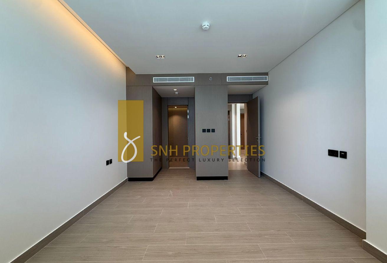 LUXURY 1BR APARTMENT | PRIME LOCATION |BRIGHT UNIT photo 3