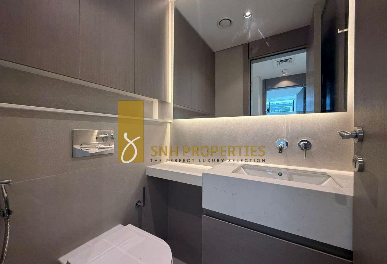 LUXURY 1BR APARTMENT | PRIME LOCATION |BRIGHT UNIT photo 4