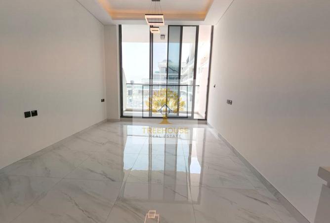 EXCLUSIVE STUDIO WITH PRIVATE POOL| 6 CHEQUES photo 3