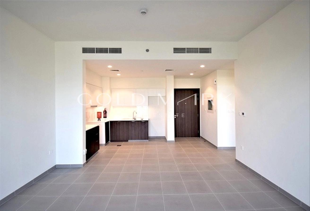 High Floor | Park Facing | Golf Course Living photo 3