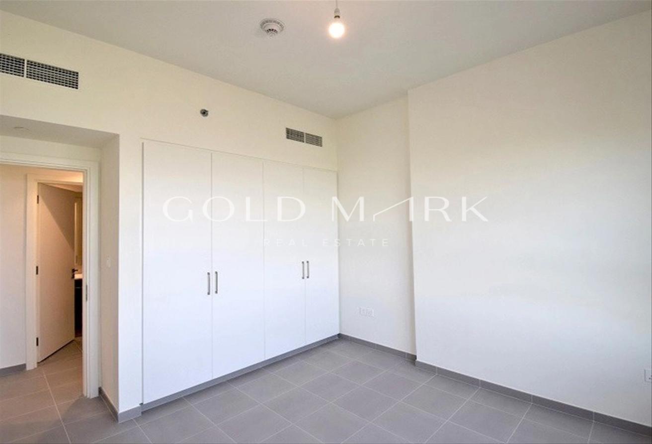 High Floor | Park Facing | Golf Course Living photo 9