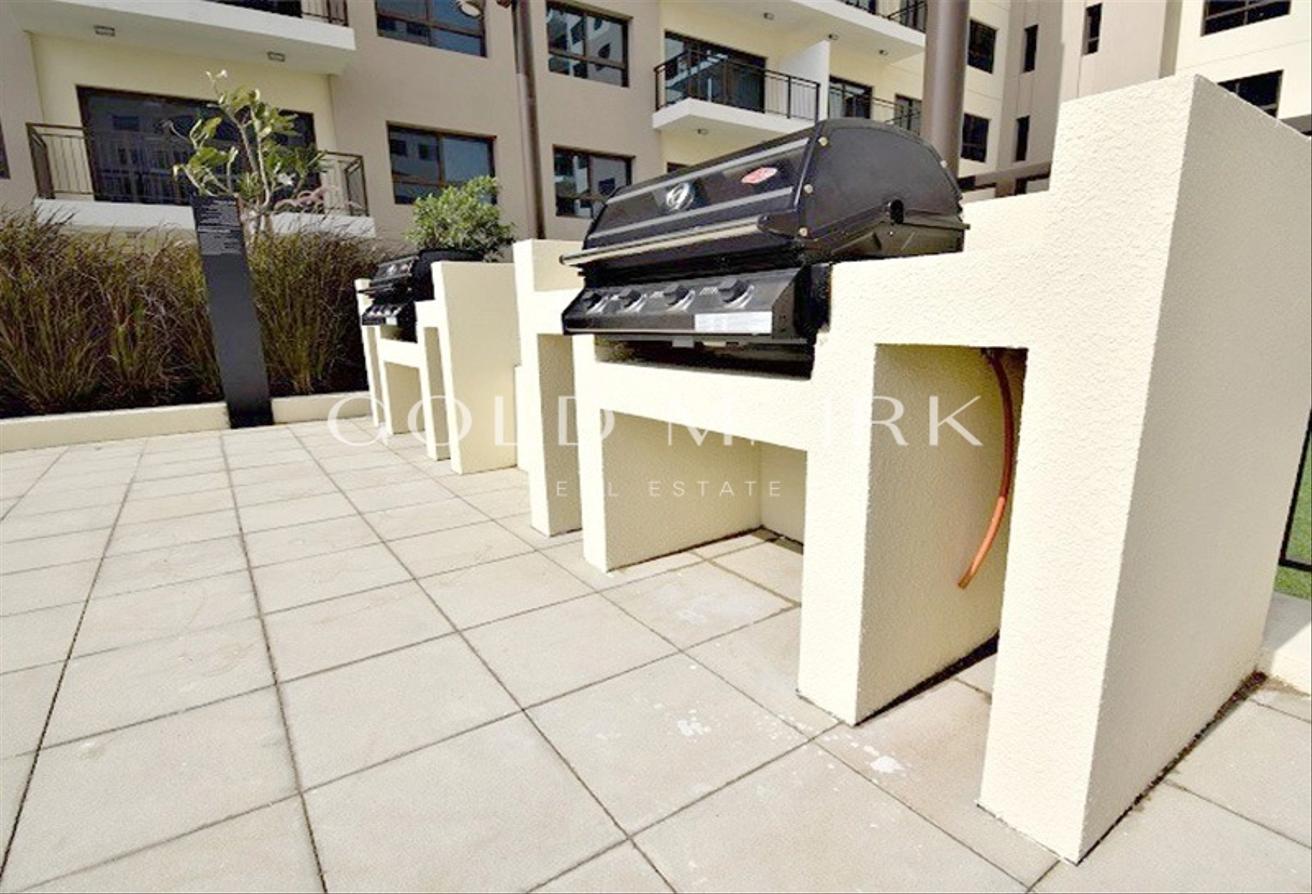High Floor | Park Facing | Golf Course Living photo 8