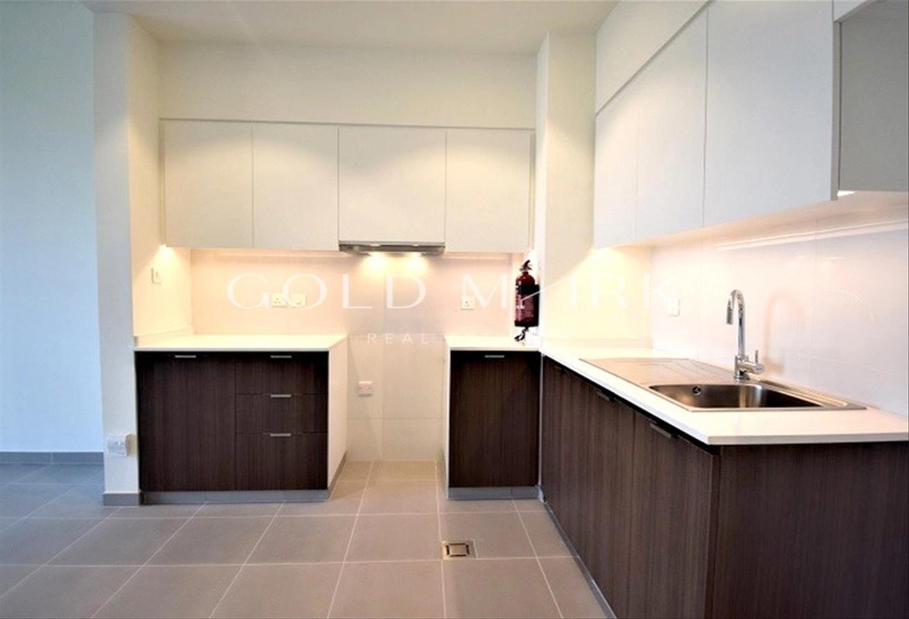 High Floor | Park Facing | Golf Course Living photo 2