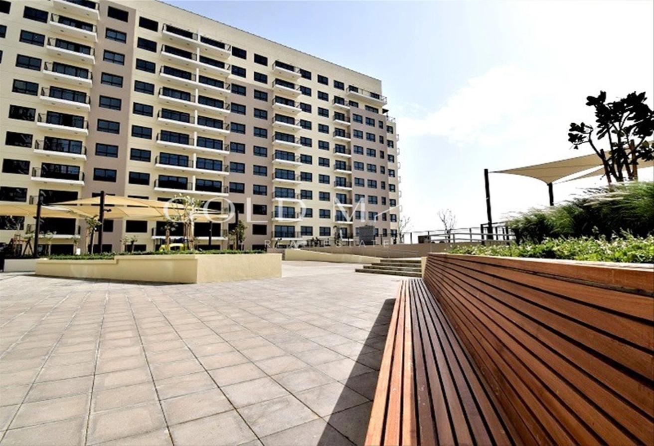High Floor | Park Facing | Golf Course Living photo 7
