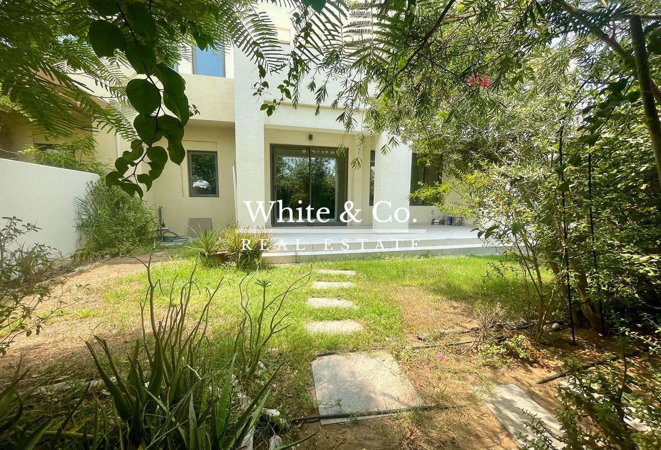 Spacious Type G | Single Row | Landscaped photo 4