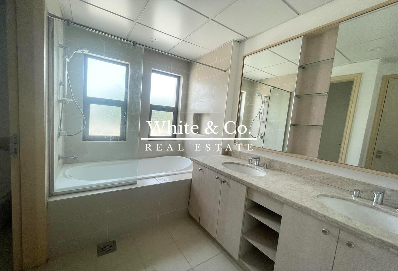 Spacious Type G | Single Row | Landscaped photo 8