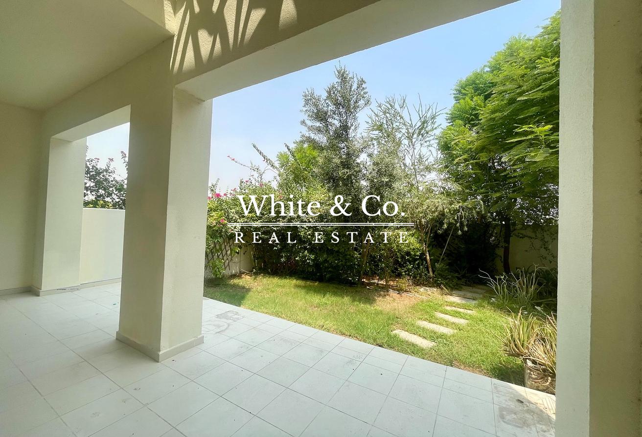 Spacious Type G | Single Row | Landscaped photo 10
