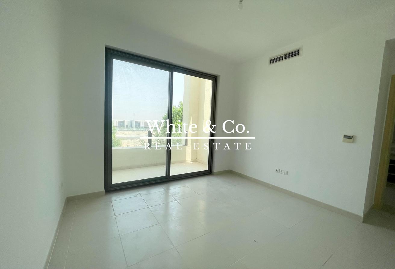 Spacious Type G | Single Row | Landscaped photo 6