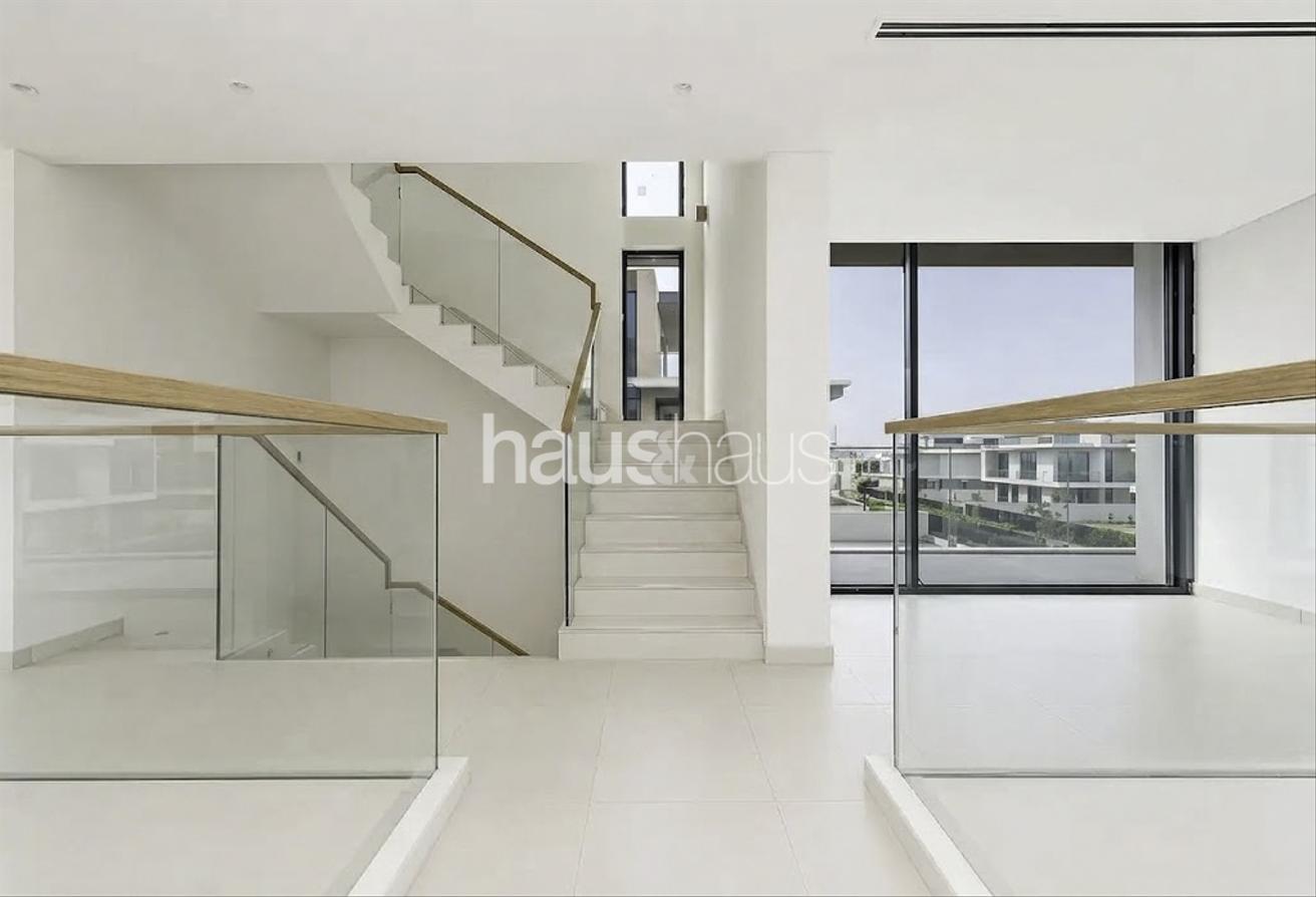 Single Row | Multiple Cheques | Ready To Move photo 7