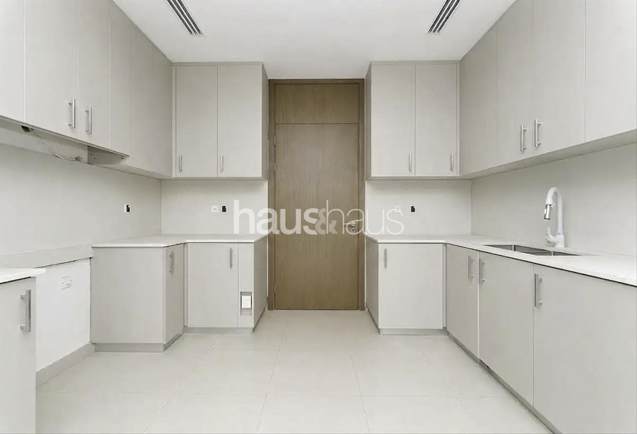 Single Row | Multiple Cheques | Ready To Move photo 12