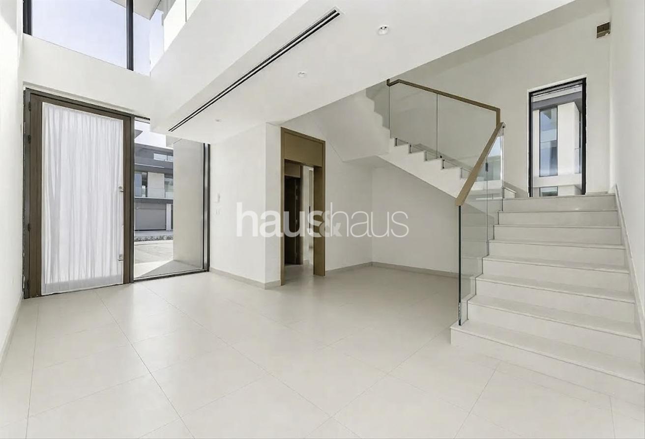 Single Row | Multiple Cheques | Ready To Move photo 5