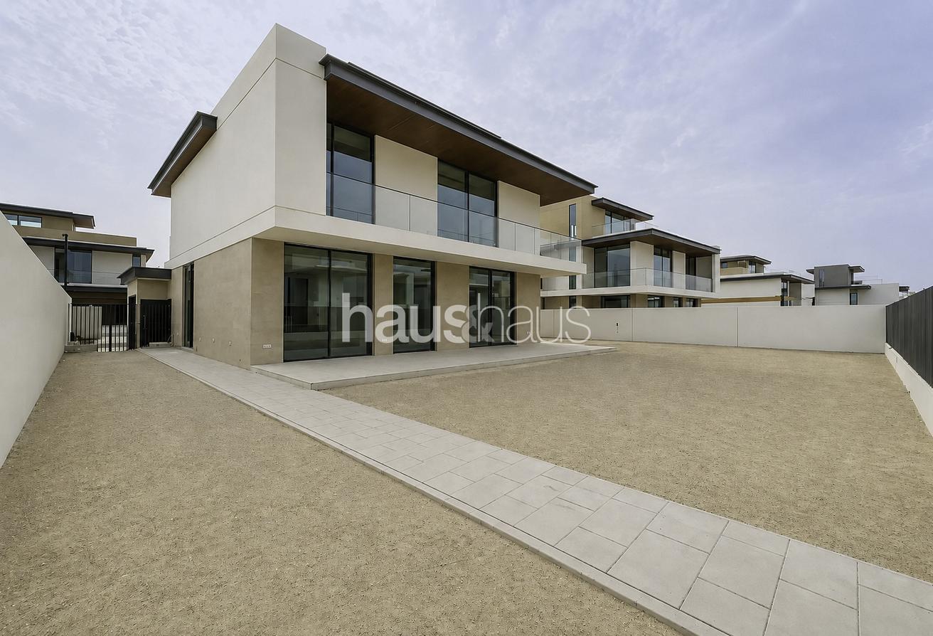 Single Row | Multiple Cheques | Ready To Move photo 14