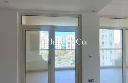 Apartment - 3 Bedrooms - 4 Bathrooms for rent in Abu Keibal - Shoreline Apartments - Palm Jumeirah - Dubai