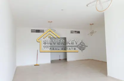 Apartment - 3 Bedrooms - 3 Bathrooms for rent in Al Naba'ah - Al Sharq - Sharjah