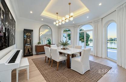 Villa - 4 - 5 for rent in Garden Homes Frond P - Garden Homes - Palm Jumeirah - Dubai