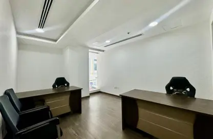 مكتب - استوديو - 4 حمامات للايجار في شارع حمدان - أبوظبي